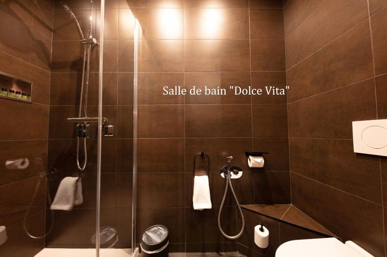 Love Hotel Avec Nuit Insolite Au Dandy Et Jacuzzi Privatise (Adults Only) Париж Экстерьер фото