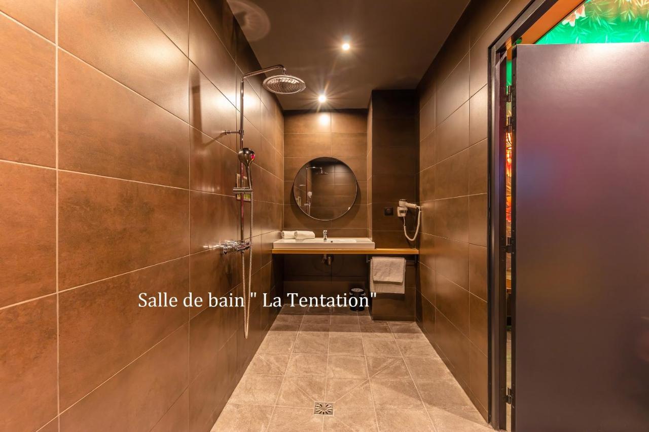 Love Hotel Avec Nuit Insolite Au Dandy Et Jacuzzi Privatise (Adults Only) Париж Экстерьер фото