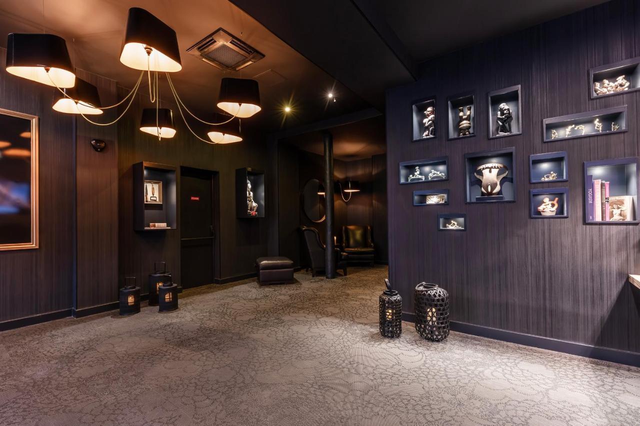 Love Hotel Avec Nuit Insolite Au Dandy Et Jacuzzi Privatise (Adults Only) Париж Экстерьер фото